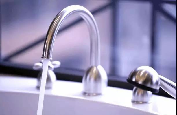 为什么自来水不要“直接饮用”？专家讲的明白