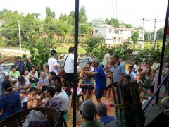 威世顿走进农村